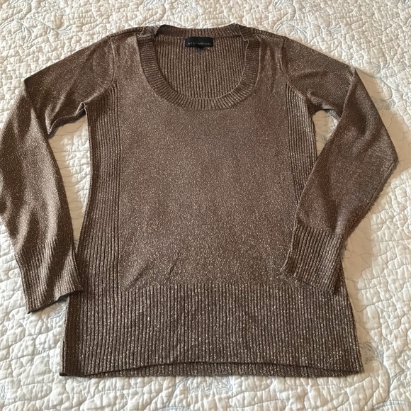 Women’s metallic gold long sleeved sweater - Picture 2 of 7